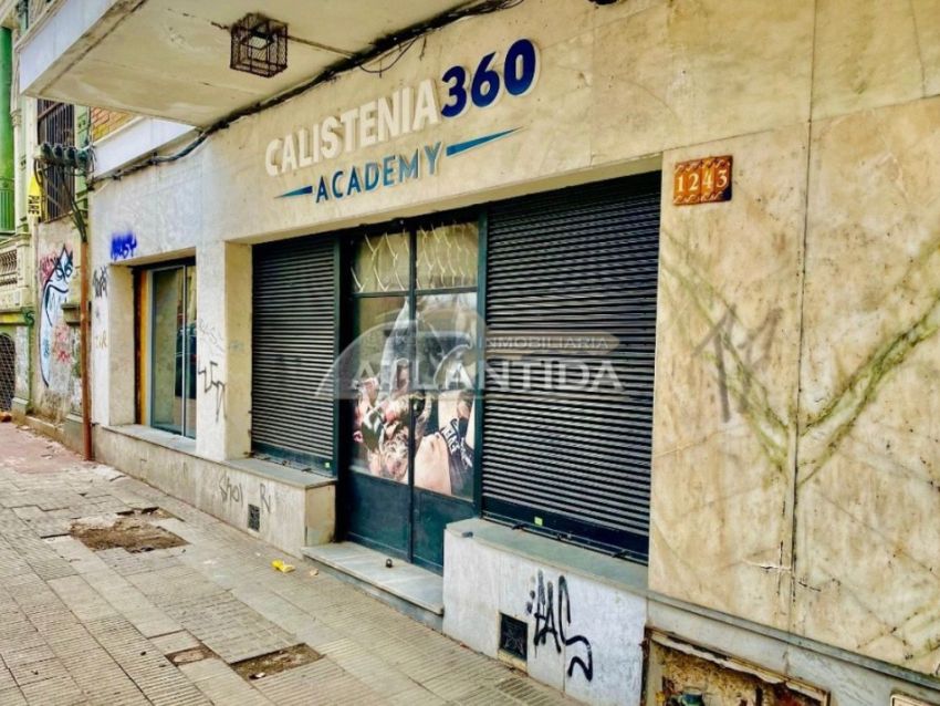 Foto de Venta De Local Comercial, Vitrina Al Frente Y Subsuelo, Zona Centro. Inm, Atl&aacute;ntida.