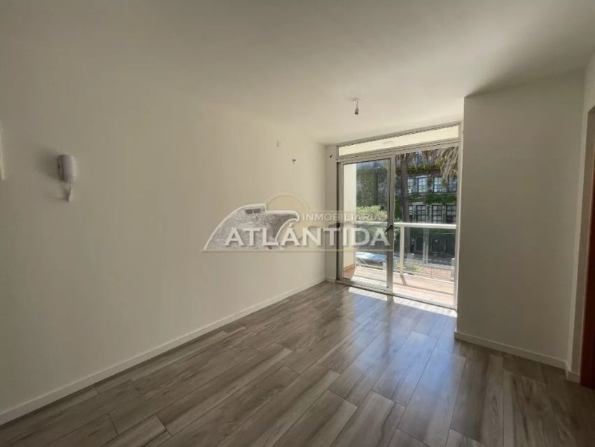 Foto de Oportunidad De Inversi&oacute;n! Apartamento Por Av Garibaldi Y 8 De Octubre, 1 Dorm, 1 Ba&ntilde;o. Inm Atl&aacute;ntida.