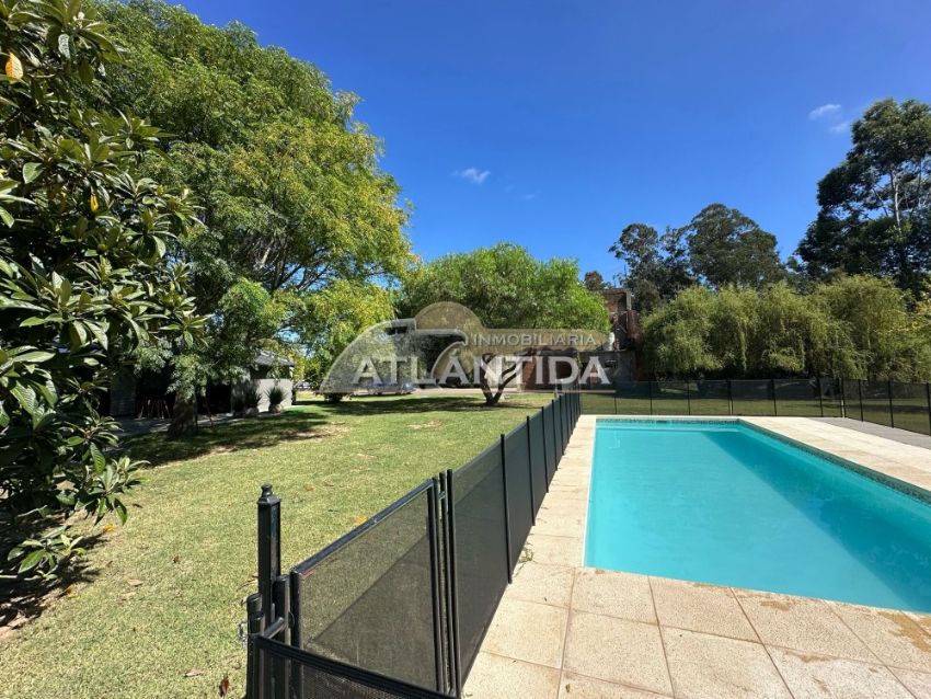 Foto de Alquiler Anual De Chacra Exclusiva, 2 Casas, Piscina, Barbacoa, 4 Dorm, 3 Ba&ntilde;os. Inm Atl&aacute;ntida