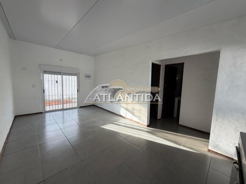 Foto de Alquiler Anual Las Toscas Con El L&iacute;mite De Atl&aacute;ntida Ph 2, A 6 Cuadras De La Playa, A Estrenar, Inmobiliaria Atl&aacute;ntida!